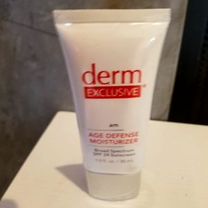 Derm Exclusive AM Age Defense Moisturizer SPF 24 1.0 oz Factory Sealed